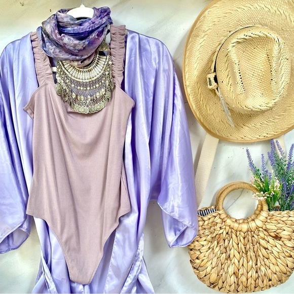 Aritzia Sunday Best Lavender colour ruffled ruched firecracker bodysuit - Picture 3 of 11